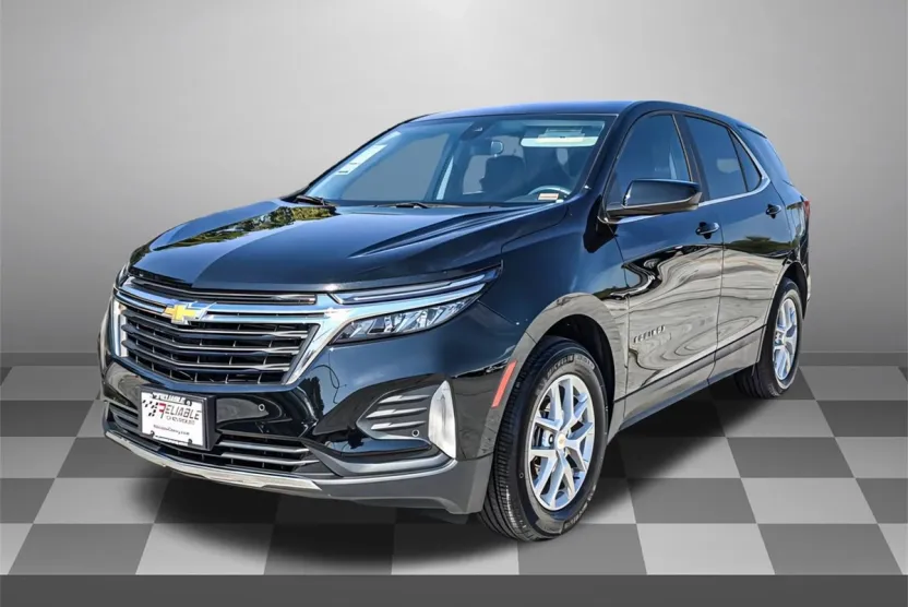 2023 Chevrolet Equinox LT photo 1