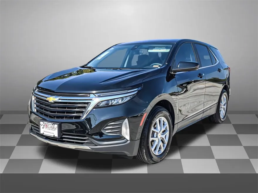 2023 Chevrolet Equinox LT photo 1