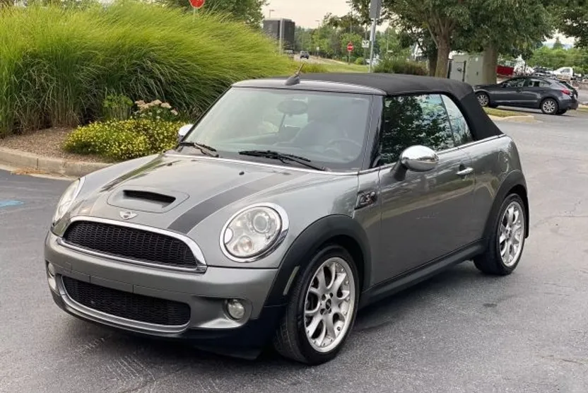 2009 Mini Cooper S Convertible photo 1