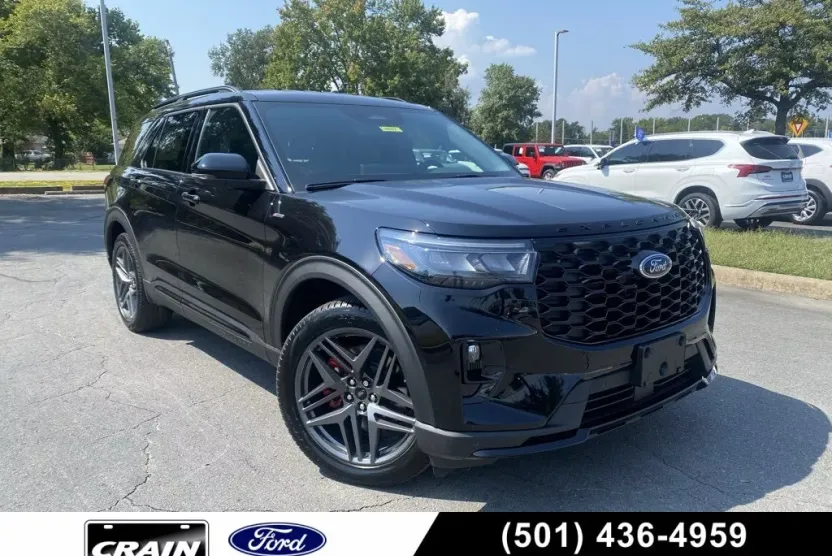 2025 Ford Explorer ST-Line photo 1