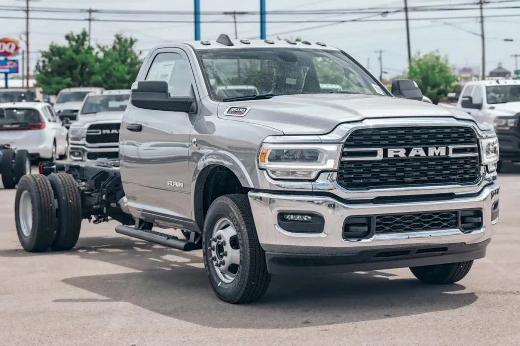 2022 Ram 3500 SLT photo 1