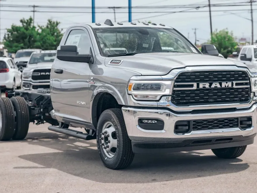 2022 Ram 3500 SLT photo 1