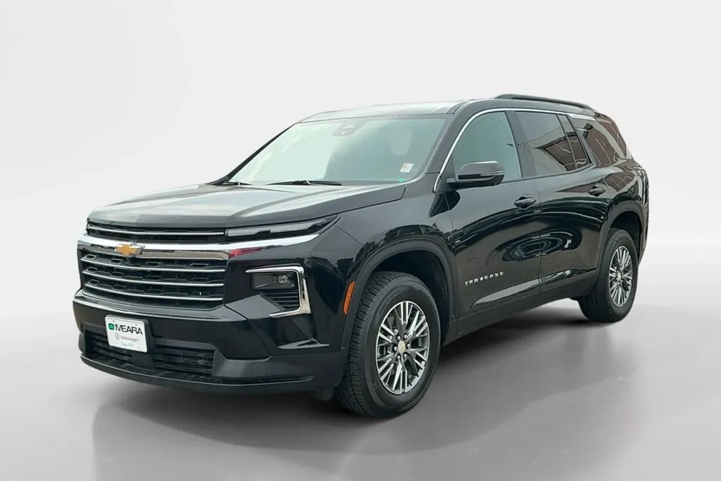 2024 Chevrolet Traverse 2LT photo 1