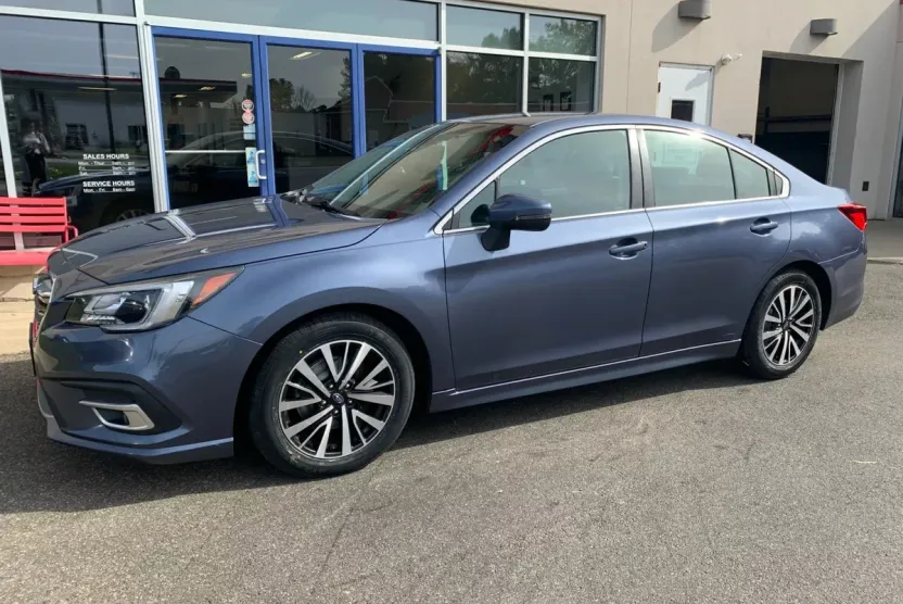 2018 Subaru Legacy Premium photo 1