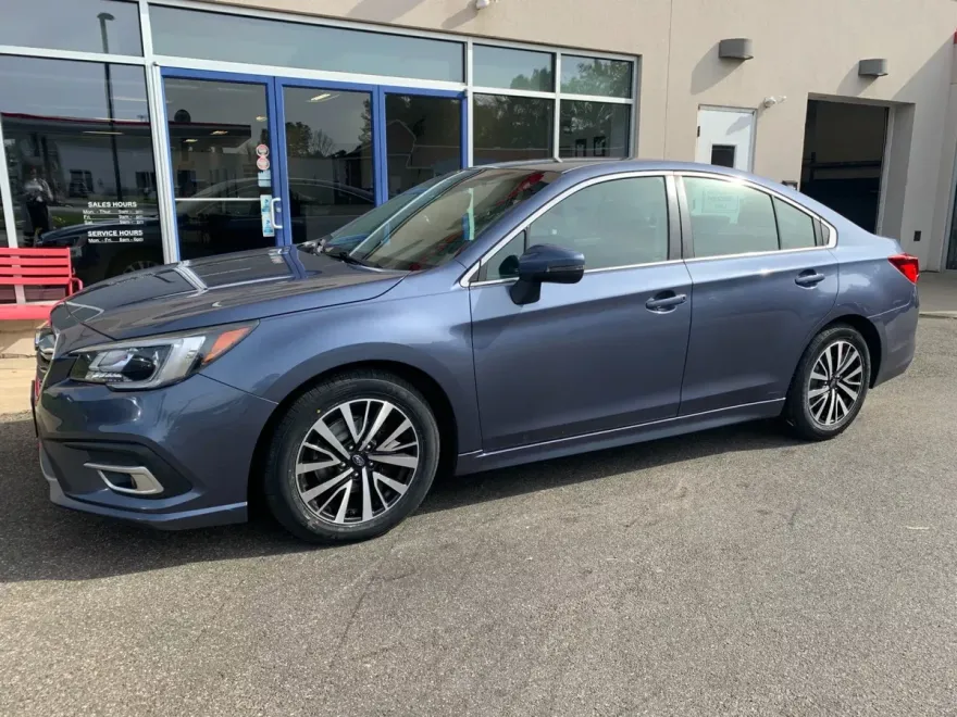 2018 Subaru Legacy Premium photo 1