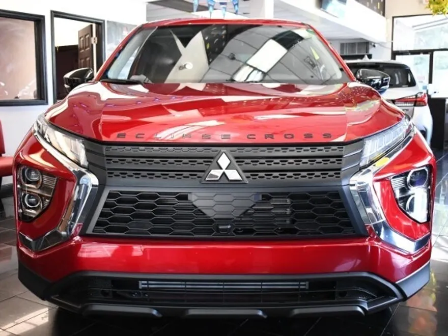 2025 Mitsubishi Eclipse Cross LE photo 1
