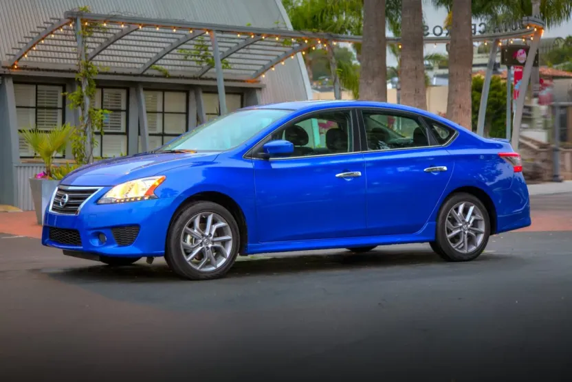 2014 Nissan Sentra SR photo 1