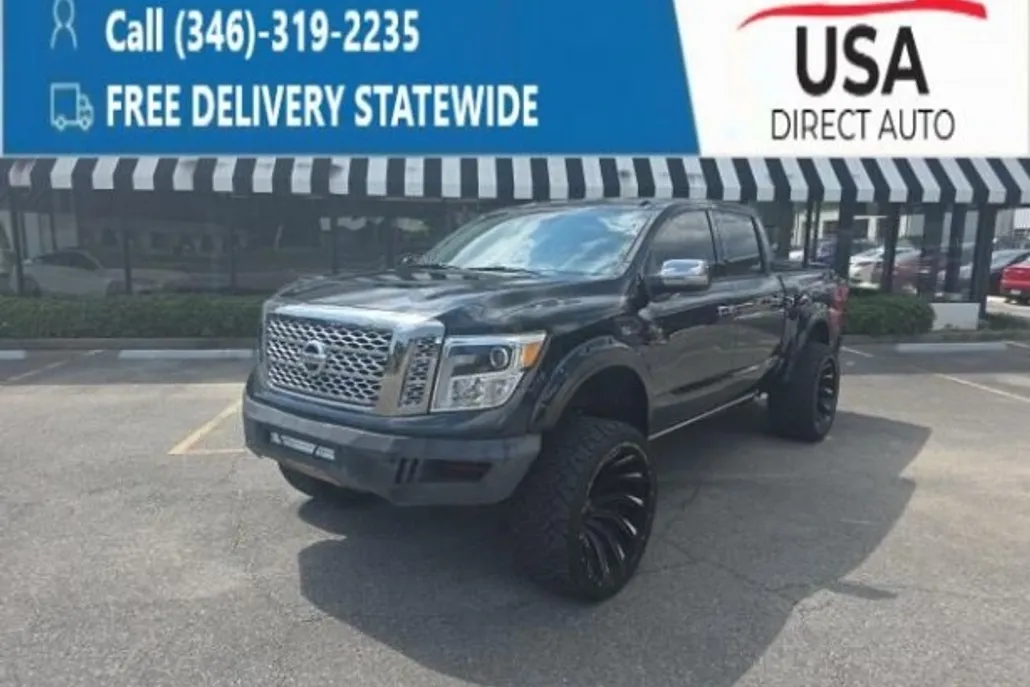 2017 Nissan Titan Platinum Reserve photo 1