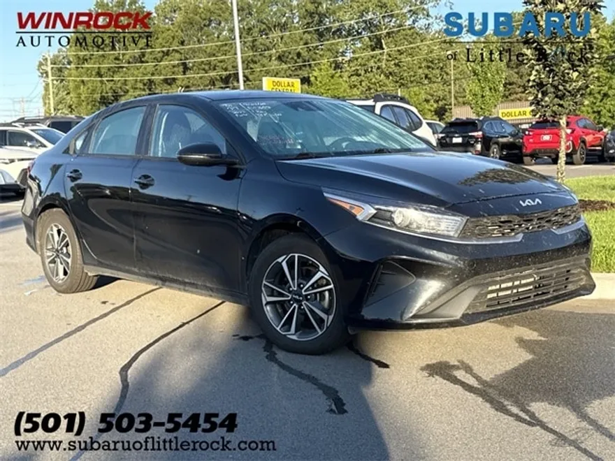 2023 Kia Forte LXS photo 1