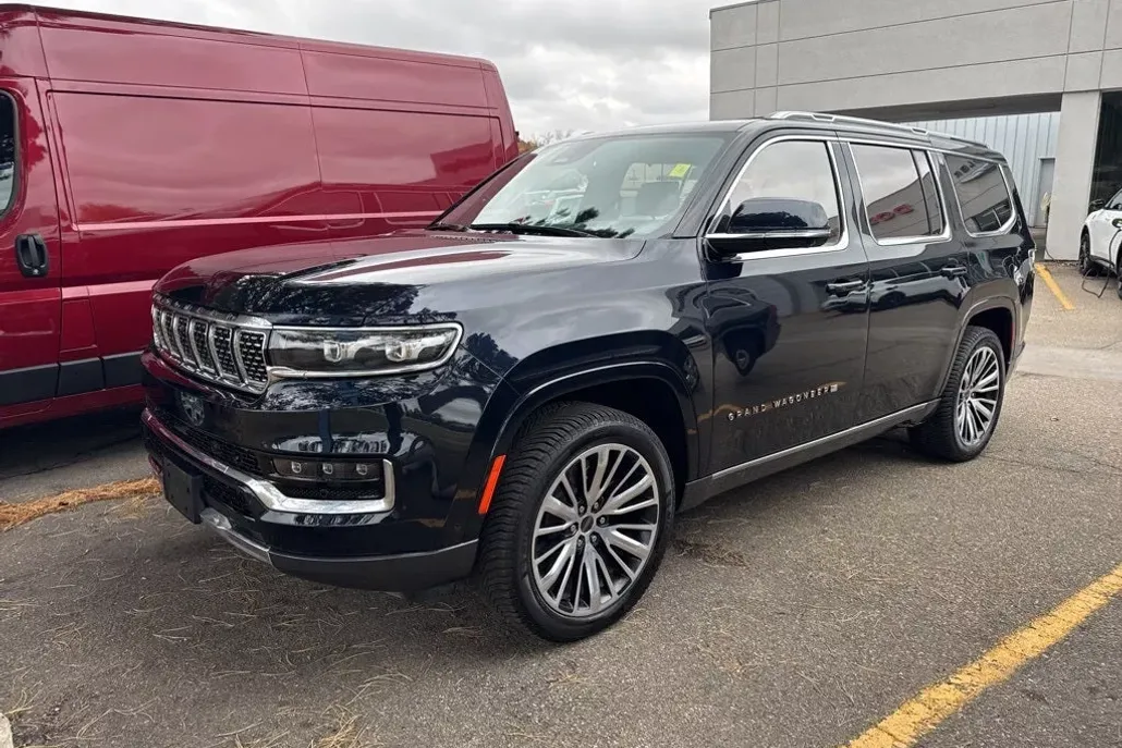 2022 Jeep Grand Wagoneer III photo 1