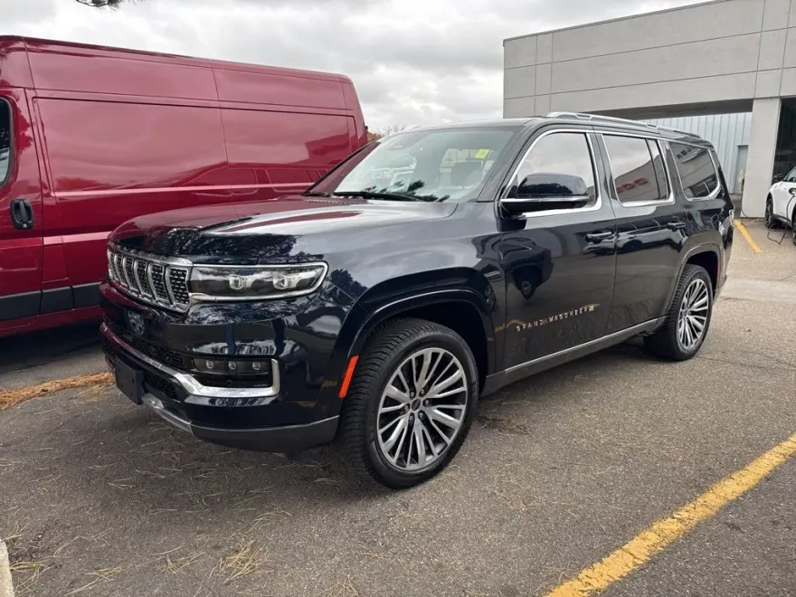 2022 Jeep Grand Wagoneer III photo 1