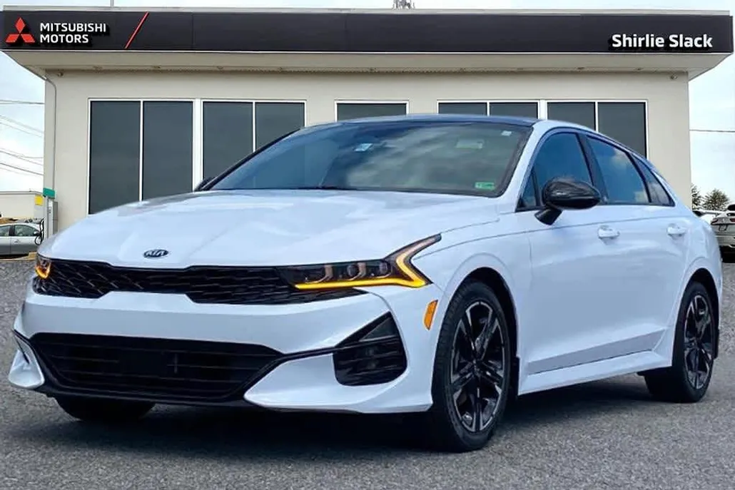 2021 Kia K5 GT-Line photo 1