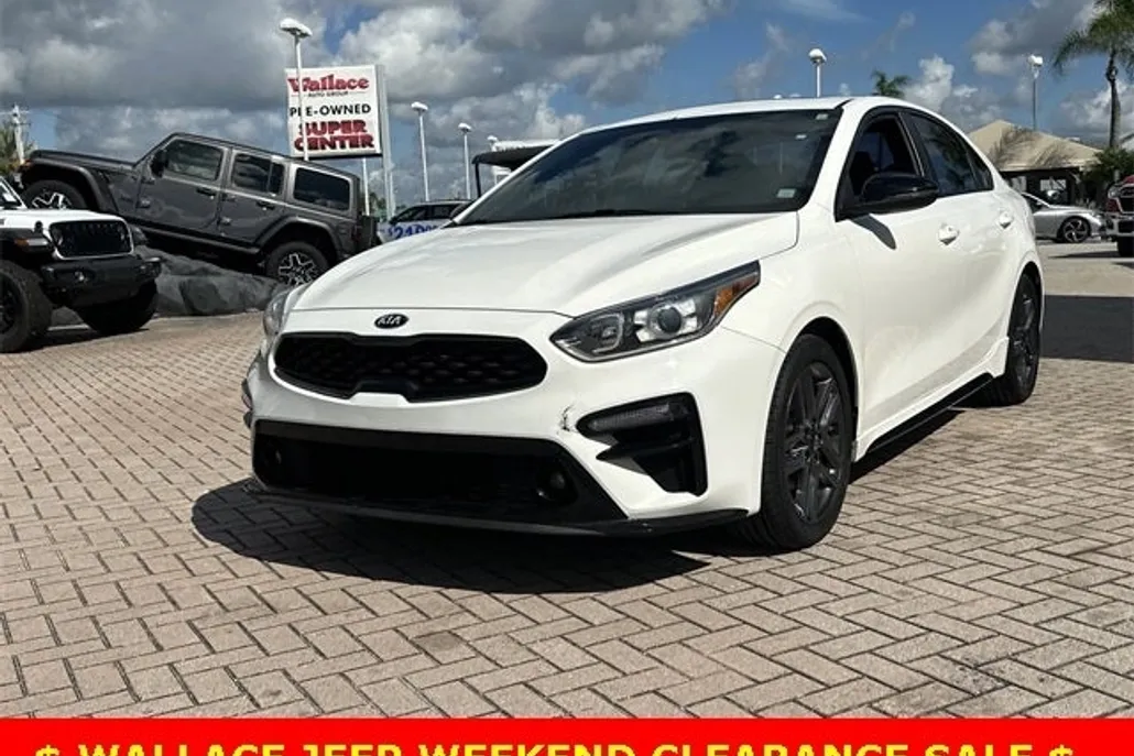 2021 Kia Forte GT-Line photo 1