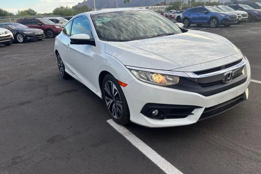 2017 Honda Civic EX-T photo 1