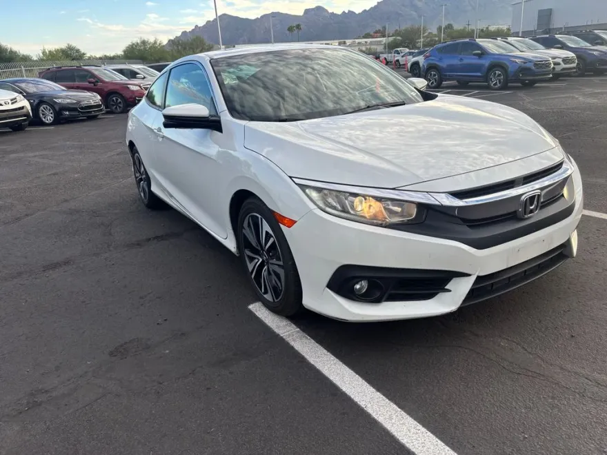 2017 Honda Civic EX-T photo 1