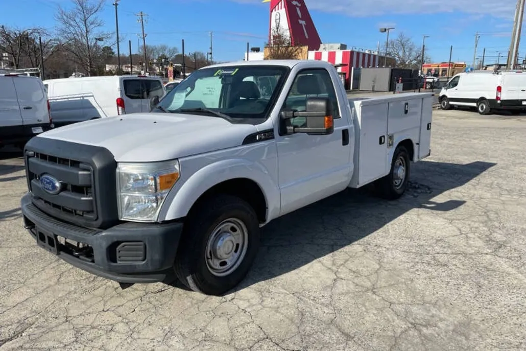 2016 Ford F-350 XL photo 1
