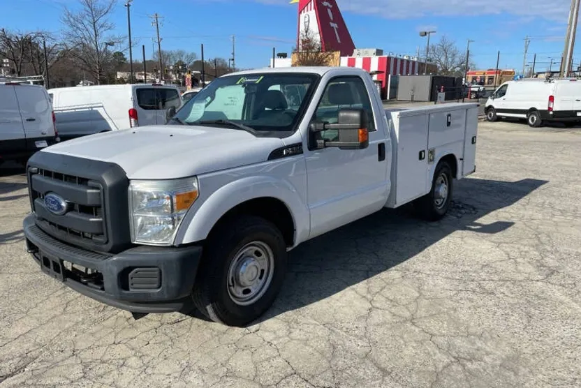 2016 Ford F-350 XL photo 1