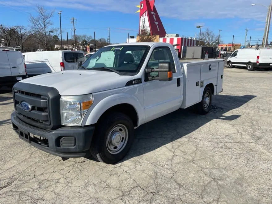 2016 Ford F-350 XL photo 1