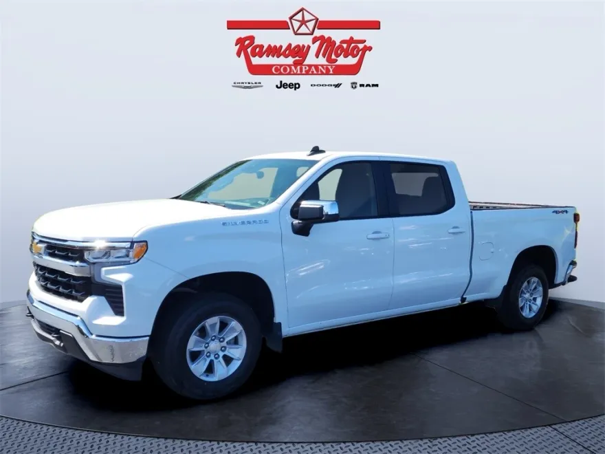 2023 Chevrolet Silverado 1500 LT photo 1