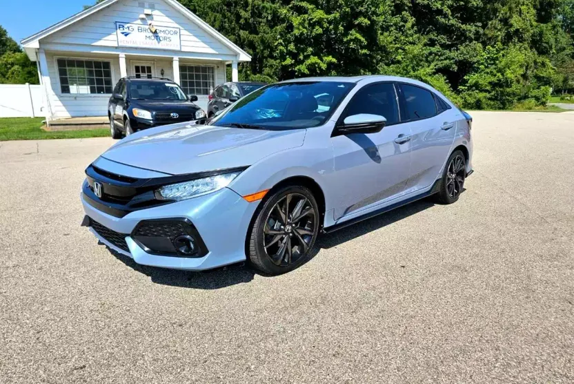 2019 Honda Civic Sport Touring photo 1