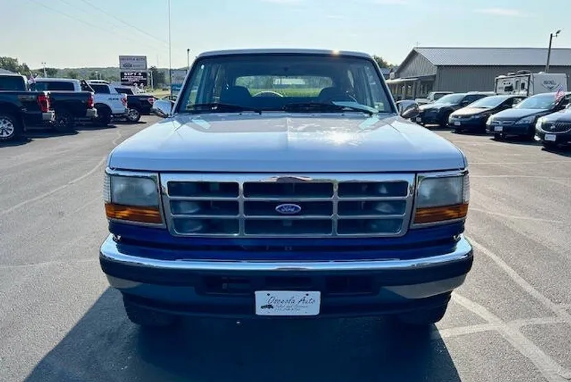 1996 Ford Bronco photo 1