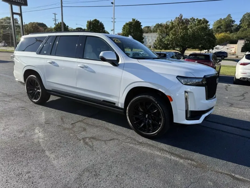 2023 Cadillac Escalade ESV Sport Platinum photo 1