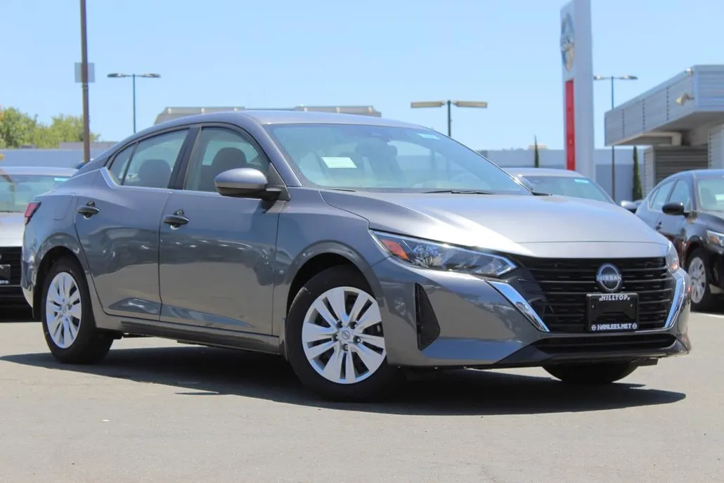 2025 Nissan Sentra S photo 1
