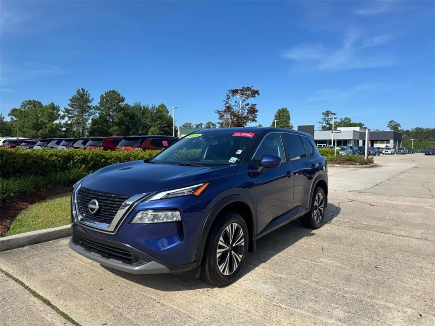 2023 Nissan Rogue SV photo 1