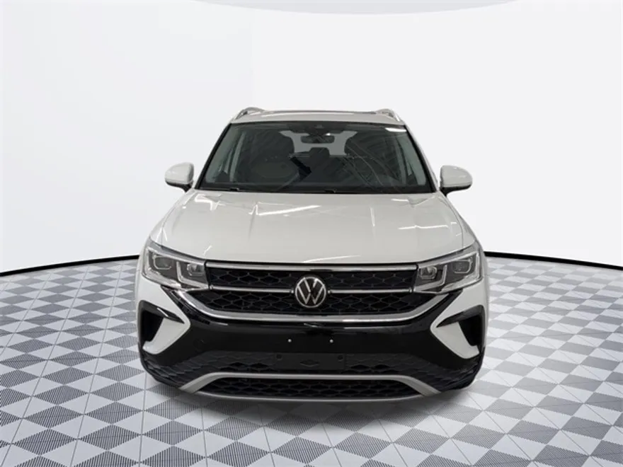 2023 Volkswagen Taos SEL photo 1