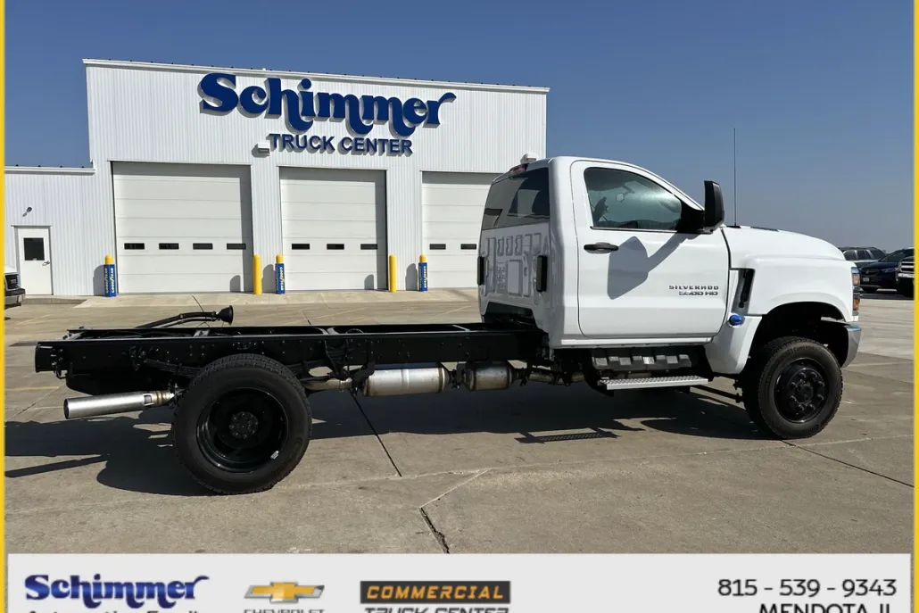 2024 Chevrolet Silverado 5500HD Work Truck photo 1