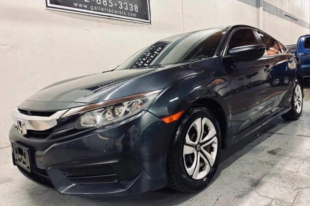 2018 Honda Civic LX photo 1