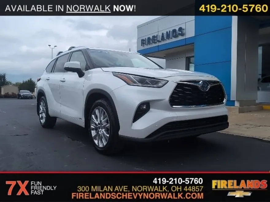 2022 Toyota Highlander Hybrid Limited photo 1