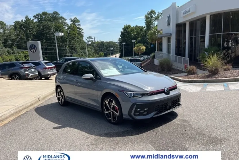 2025 Volkswagen Golf GTI SE photo 1