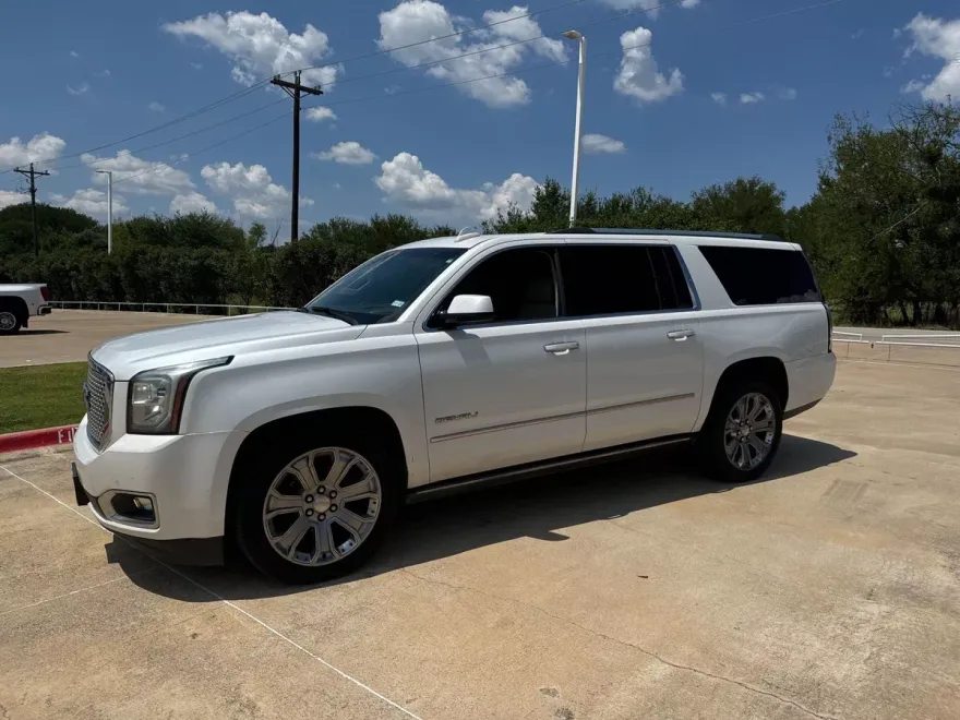 2016 Gmc Yukon XL Denali photo 1