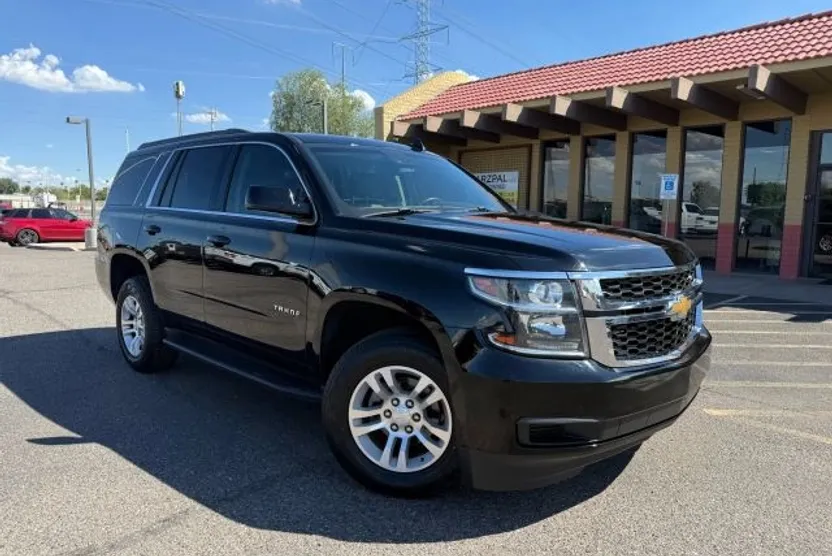 2017 Chevrolet Tahoe LT photo 1