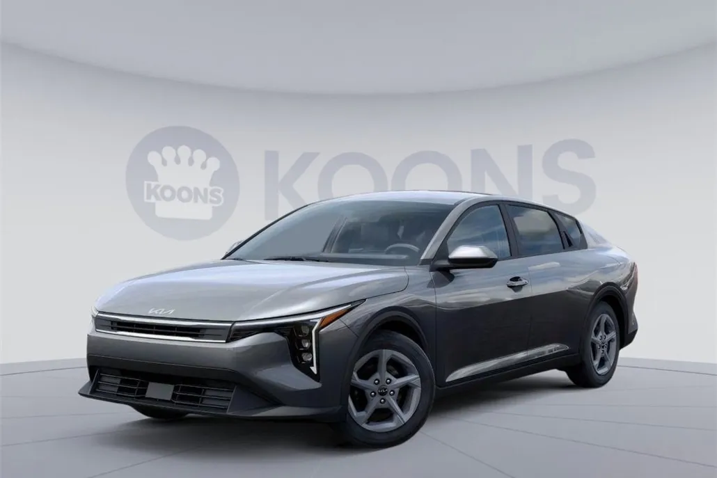 2025 Kia K4 LXS photo 1