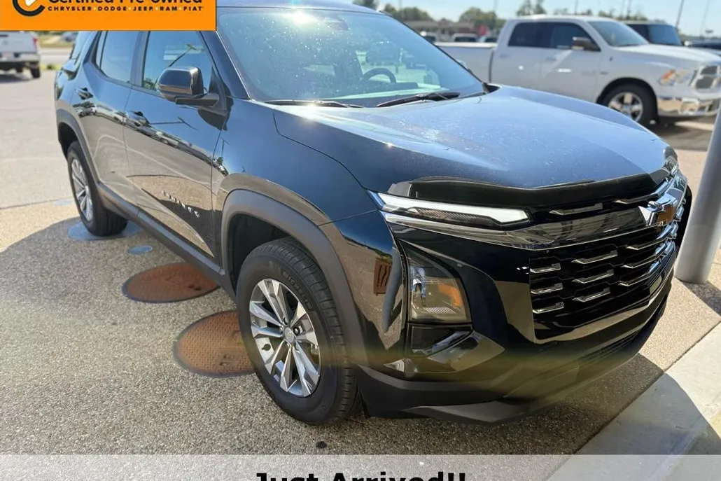2025 Chevrolet Equinox LT photo 1