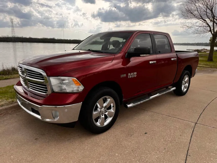 2015 Ram 1500 SLT photo 1