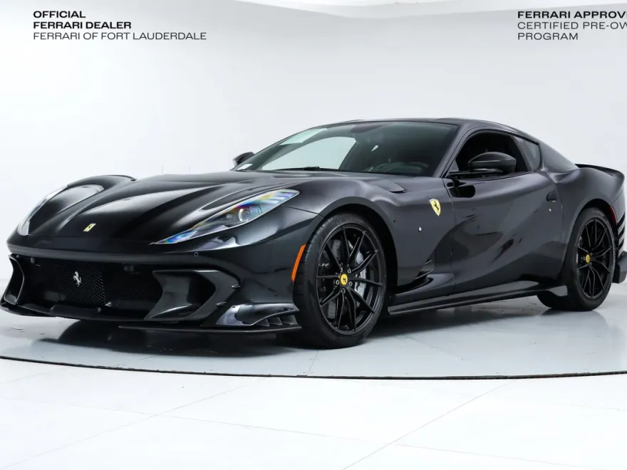 2024 Ferrari 812 Competizione photo 1