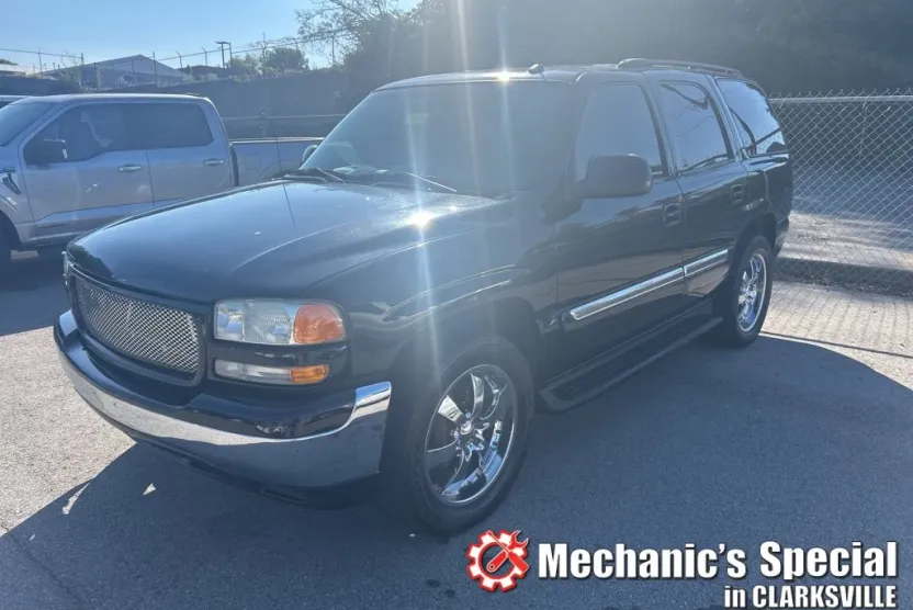 2003 Gmc Yukon SLE photo 1