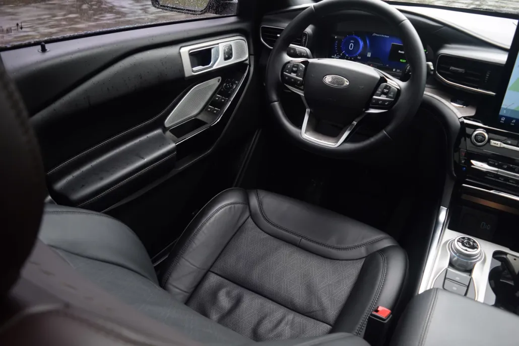 2022 Ford Explorer Platinum photo 1