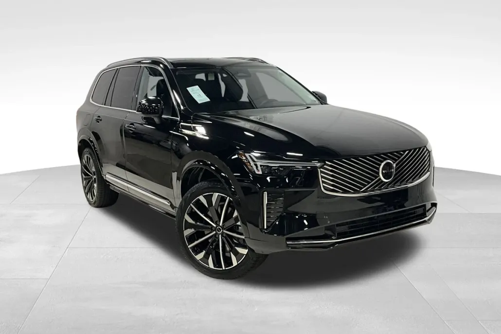 2025 Volvo XC90 B5 Core photo 1