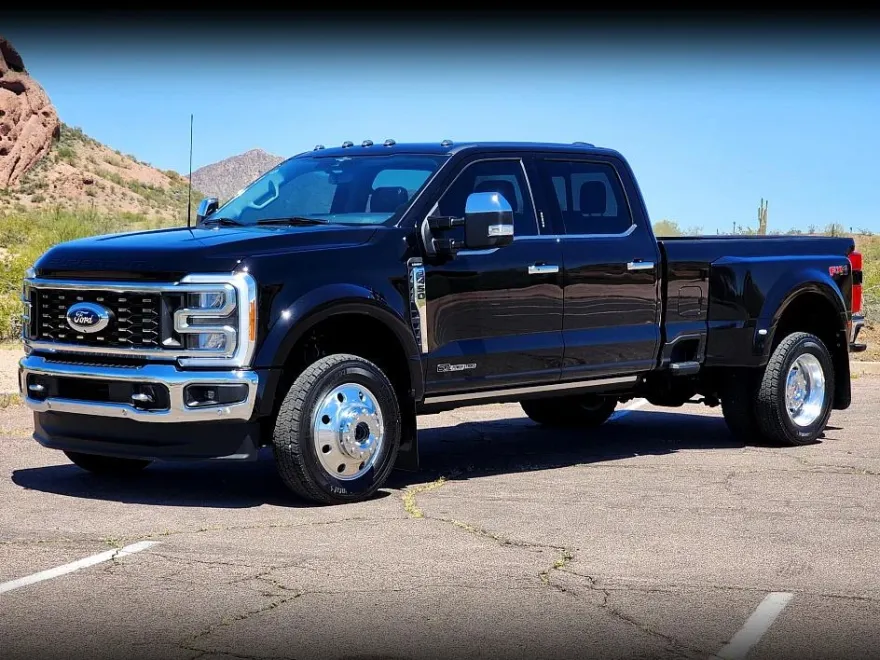 2023 Ford F-450 Lariat photo 1