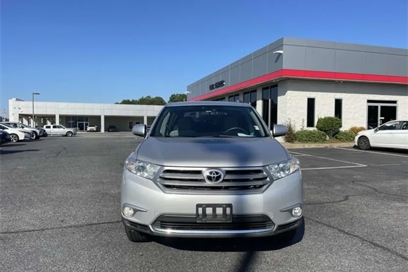 2012 Toyota Highlander Base photo 1