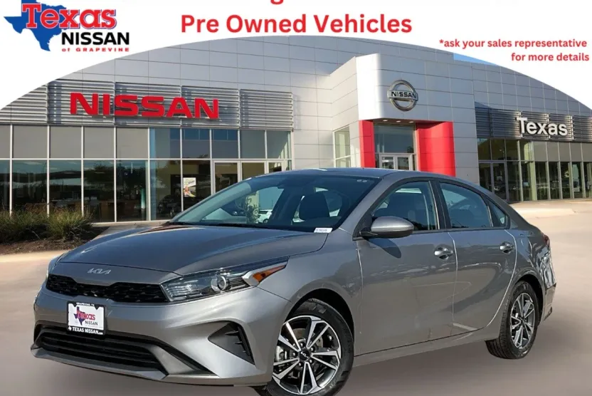 2024 Kia Forte LXS photo 1