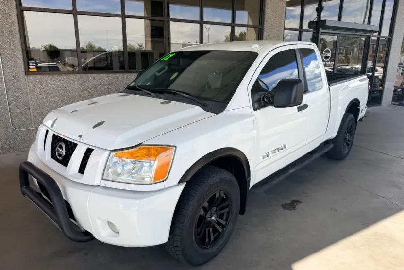 2012 Nissan Titan PRO-4X photo 1