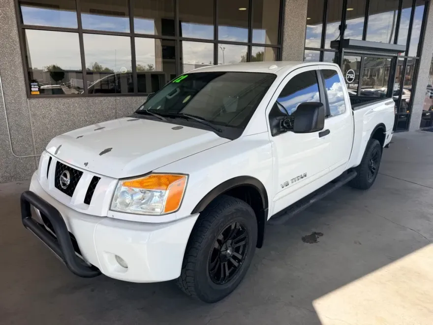 2012 Nissan Titan PRO-4X photo 1