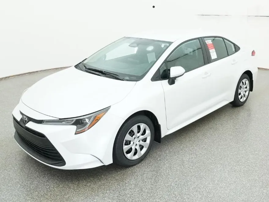 2025 Toyota Corolla LE photo 1
