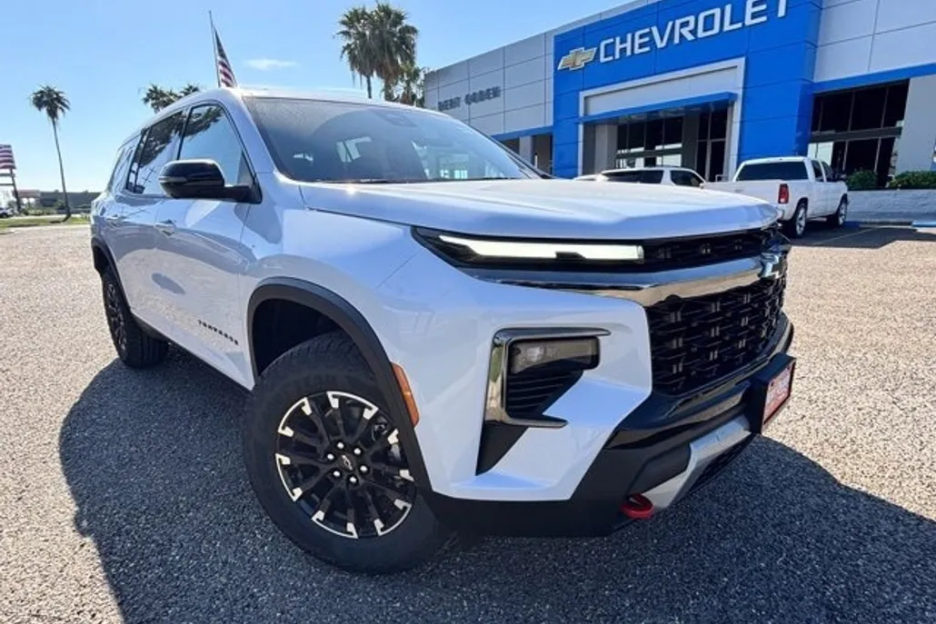 2026 Chevrolet Traverse Z71 photo 1