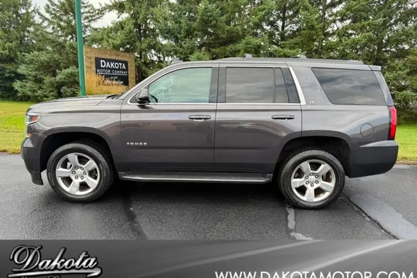 2016 Chevrolet Tahoe LT photo 1